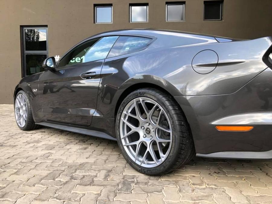 Детали экстерьера Ford Mustang GT by RACE! 2018 года  (фото 6 из 6)